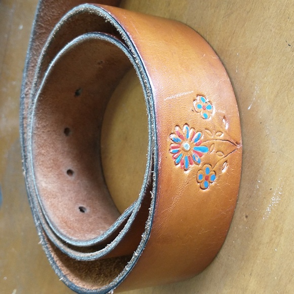 Vintage Belt and Buckle - Picture 3 of 6